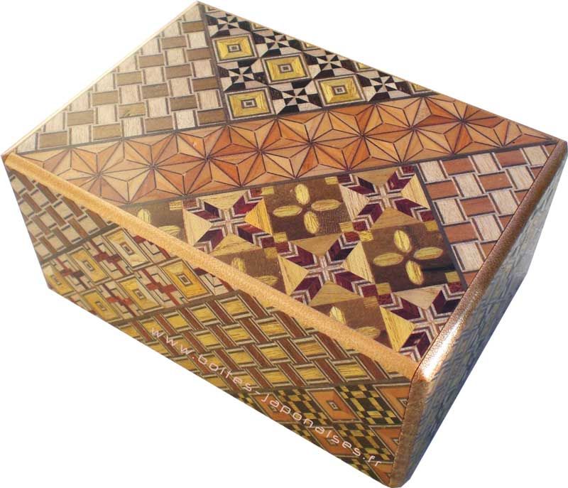 Boite � secrets du Japon en marqueterie Yosegi 59 Castelnau-le-Lez (34)