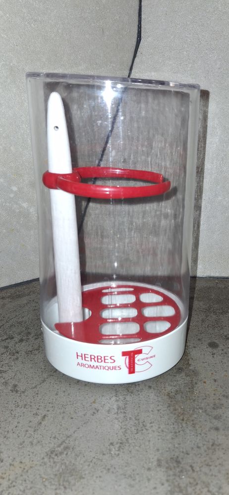 Bo�te tradition cuisine pour conserver les fines herbes neuv 3 Villiers (86)