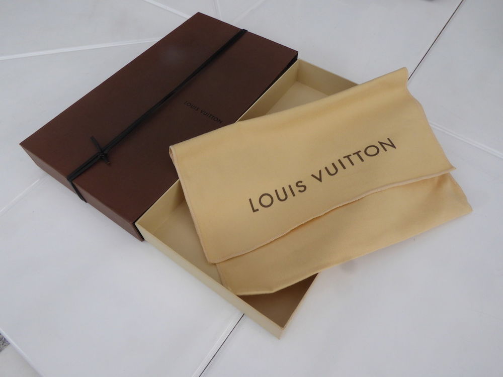 Boite vide et sacs shoppings Louis Vuitton	 Maroquinerie