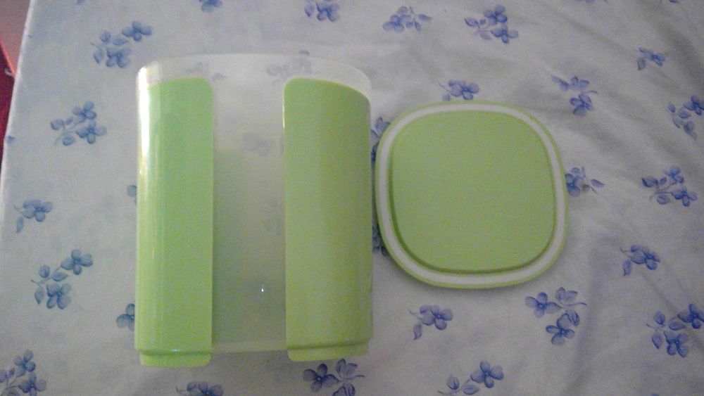 BOITE VITRINE VERT POMME TUPPERWARE
1,5 L 12 Triel-sur-Seine (78)