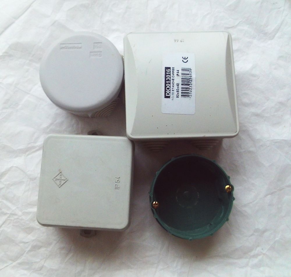 Lot de 4 bo�tes de d�rivation 3.5 Villeurbanne (69)