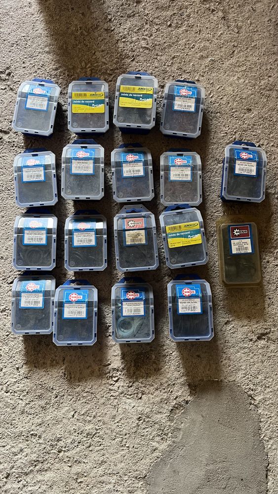 LOT 18 boites de JOINTS DE RACCORDS TOUTES DIMENSIONS 80 Berric (56)