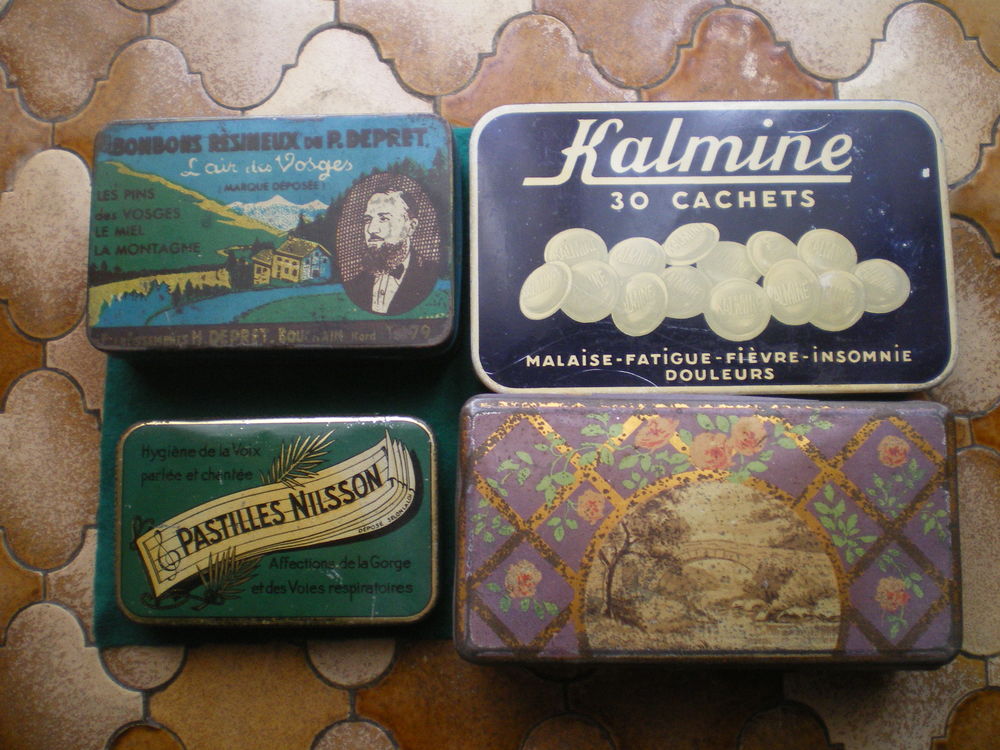 Bo�tes en m�tal � vocation publicitaire. 17 Caen (14)