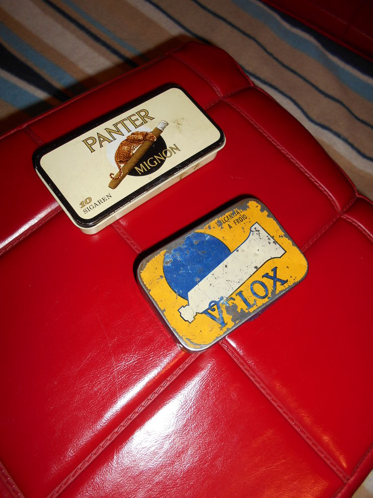 2 boites m�talliques anciennes 7 Grospierres (07)