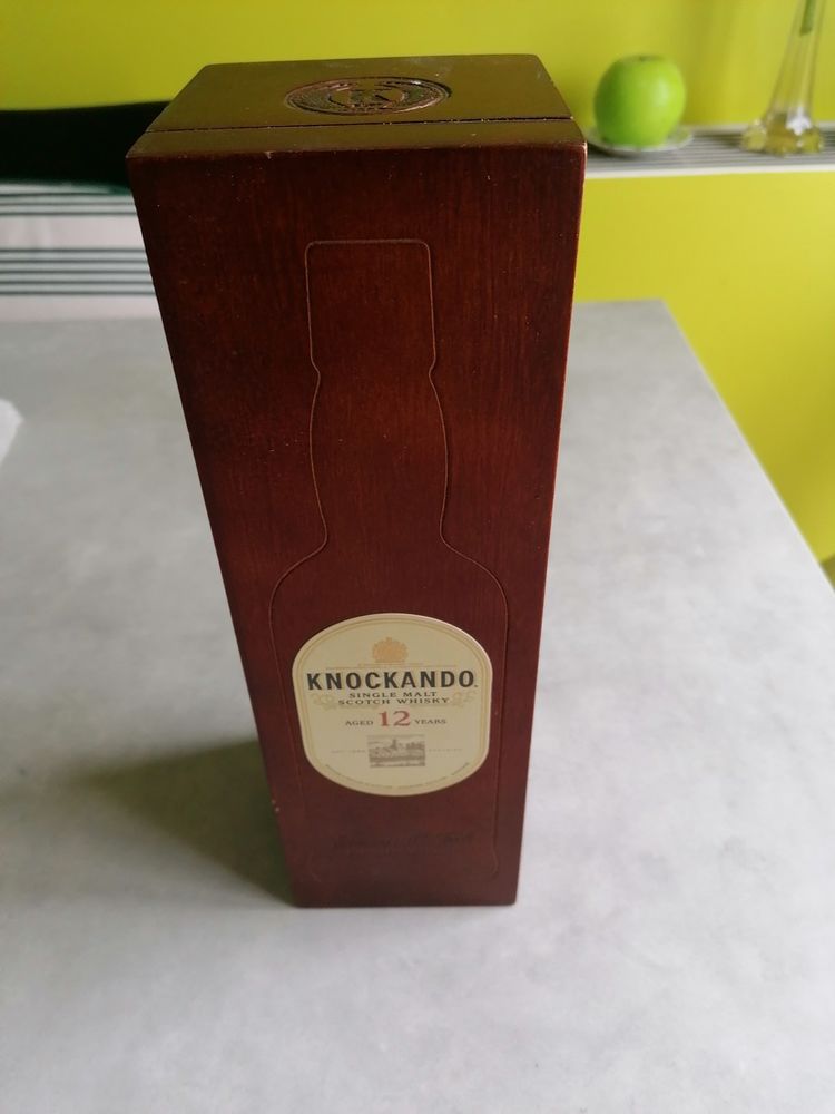 Bo�tes publicitaires bouteilles whisky 10 Jury (57)