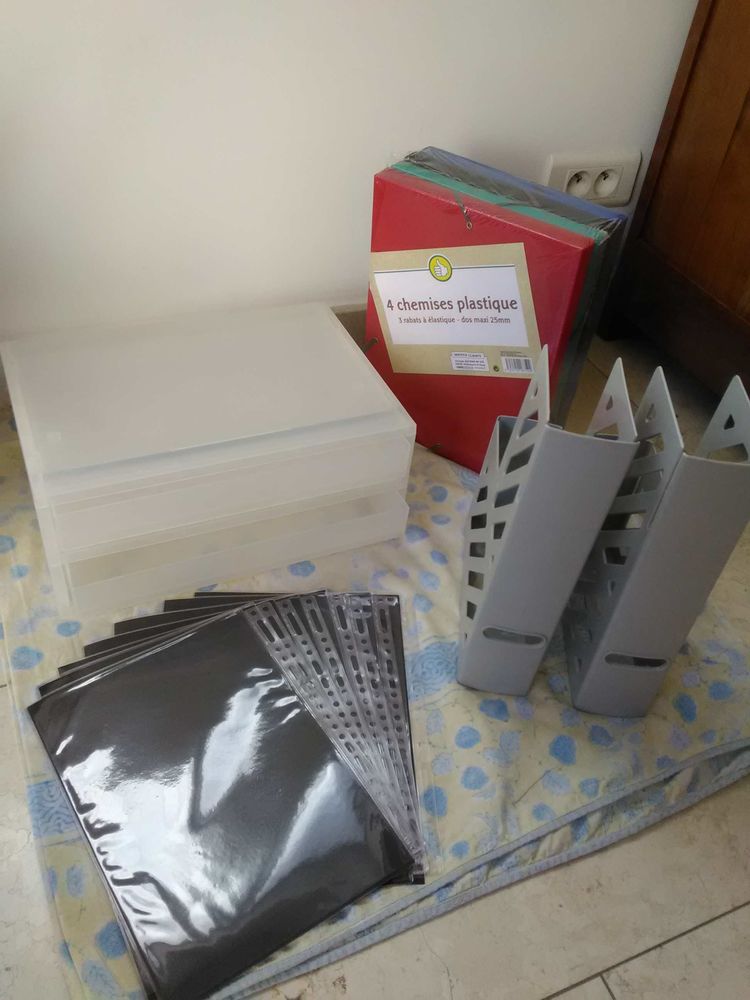 Boites  Rangement  et Pochettes Perfor�es / par lot 4 Cavaillon (84)