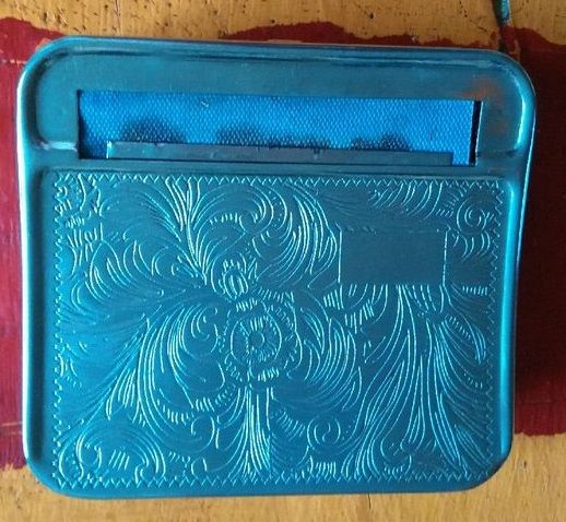 Boites � rouler les cigarettes 10 Beauchamp (95)