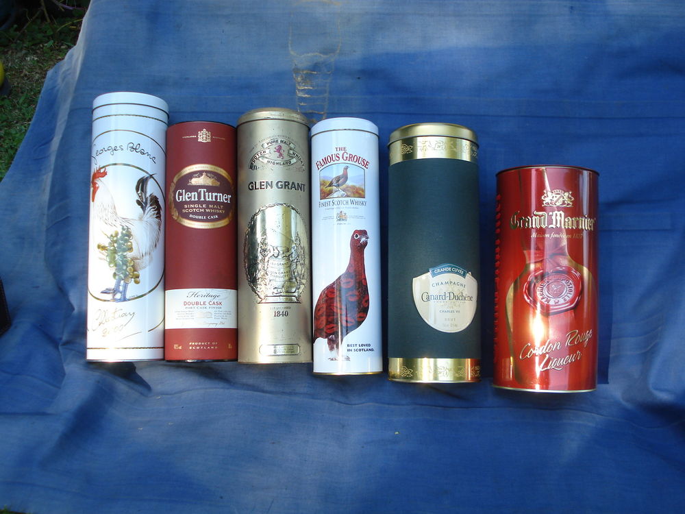 Lot de 10 Bo�tes de whisky, champagne, cognac 5 Monnetier-Mornex (74)