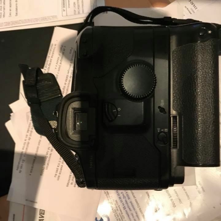 BOITIER CANON R�FLEXE EOS ARGENTIQUE 110 Duppigheim (67)