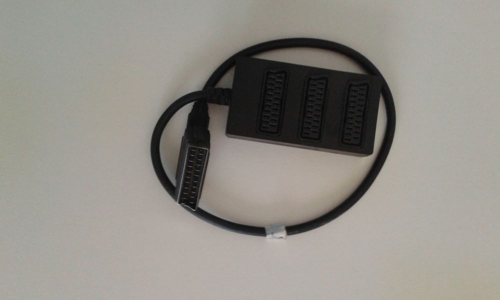 Bo�tier de commutation p�ritel__ Neuf 12 Toulouse (31)