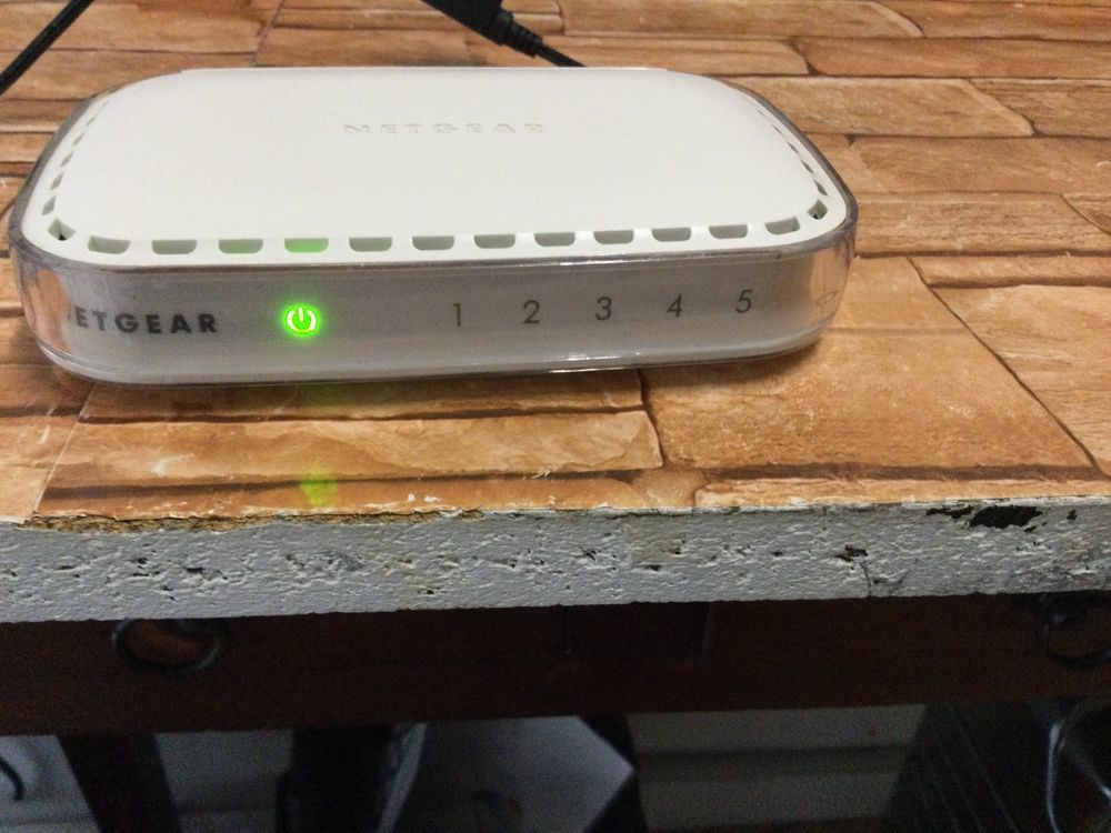 Boîtier Ethernet NETGEAR 5 ports 12 Sisteron (04)