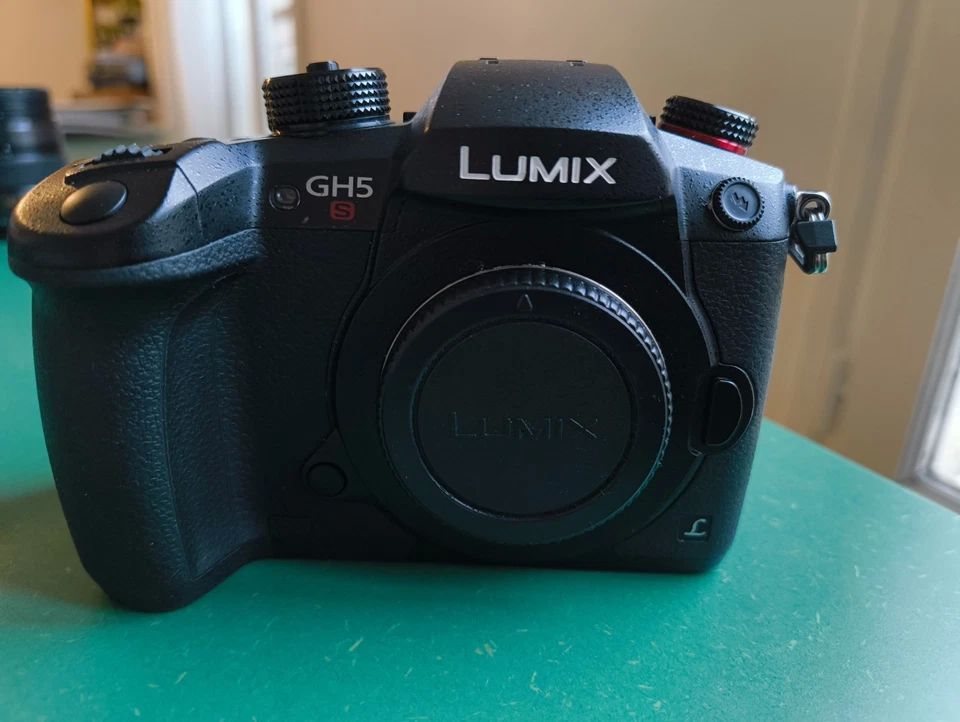 Bo�tier Panasonic LUMIX GH5S - Noir 450 Besan�on (25)