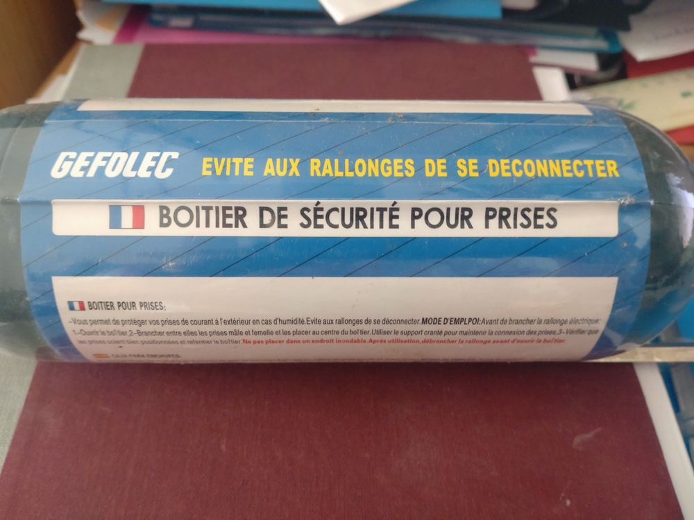 Bo�tier de protection �tanche pour prise �lectrique ext�rieu 5 Laval (53)