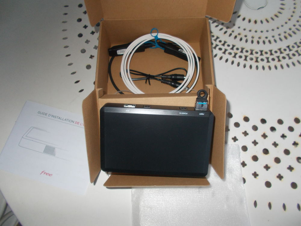 boitier ONU raccord de box au r�seau haut d�bit 10 Bourgoin-Jallieu (38)