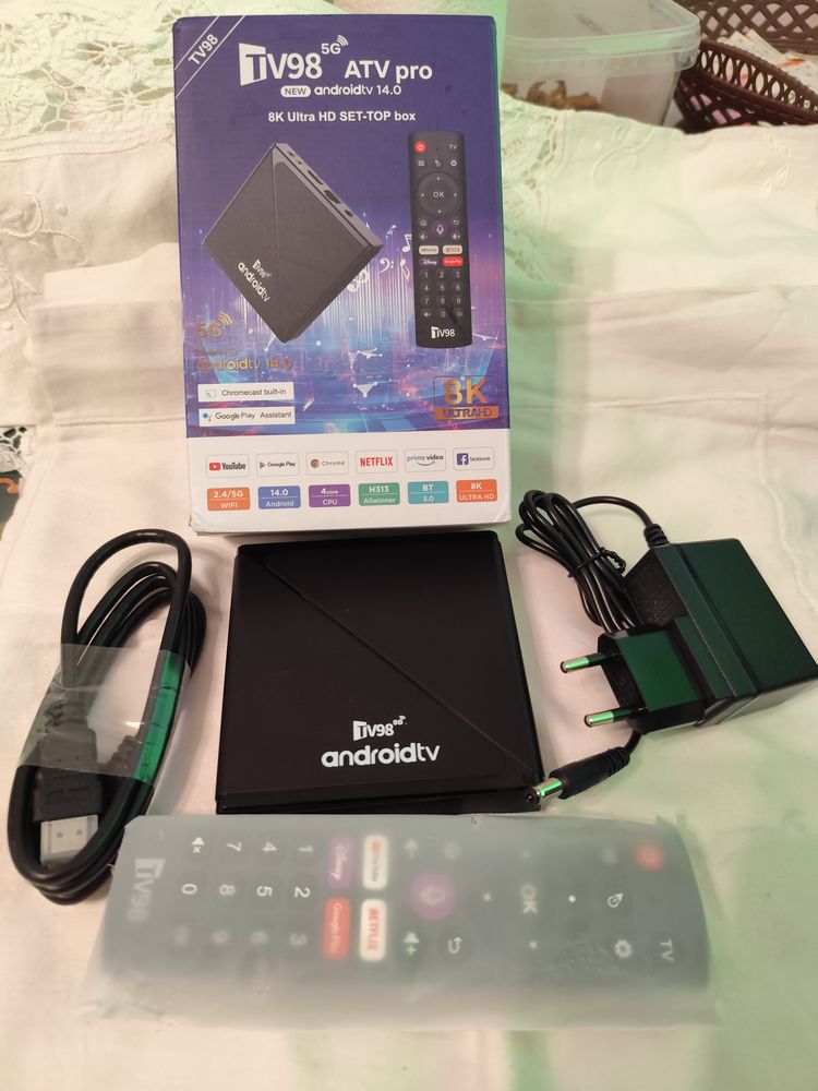 Bo�tier Smart TV 98 8K 16Go 45 Paris 13 (75)