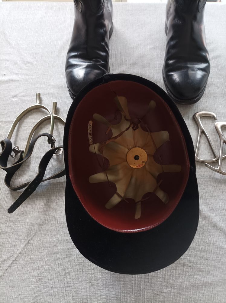  Bombe d'�quitation 55 Marseillan (34)