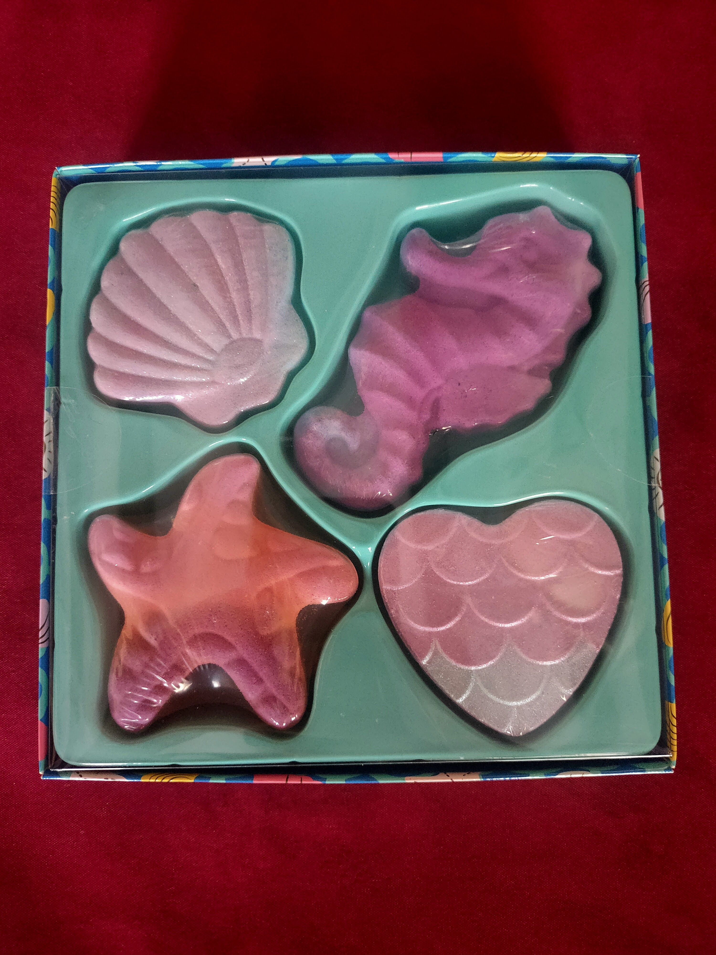 4 bombes de bain neufs 10 Avermes (03)