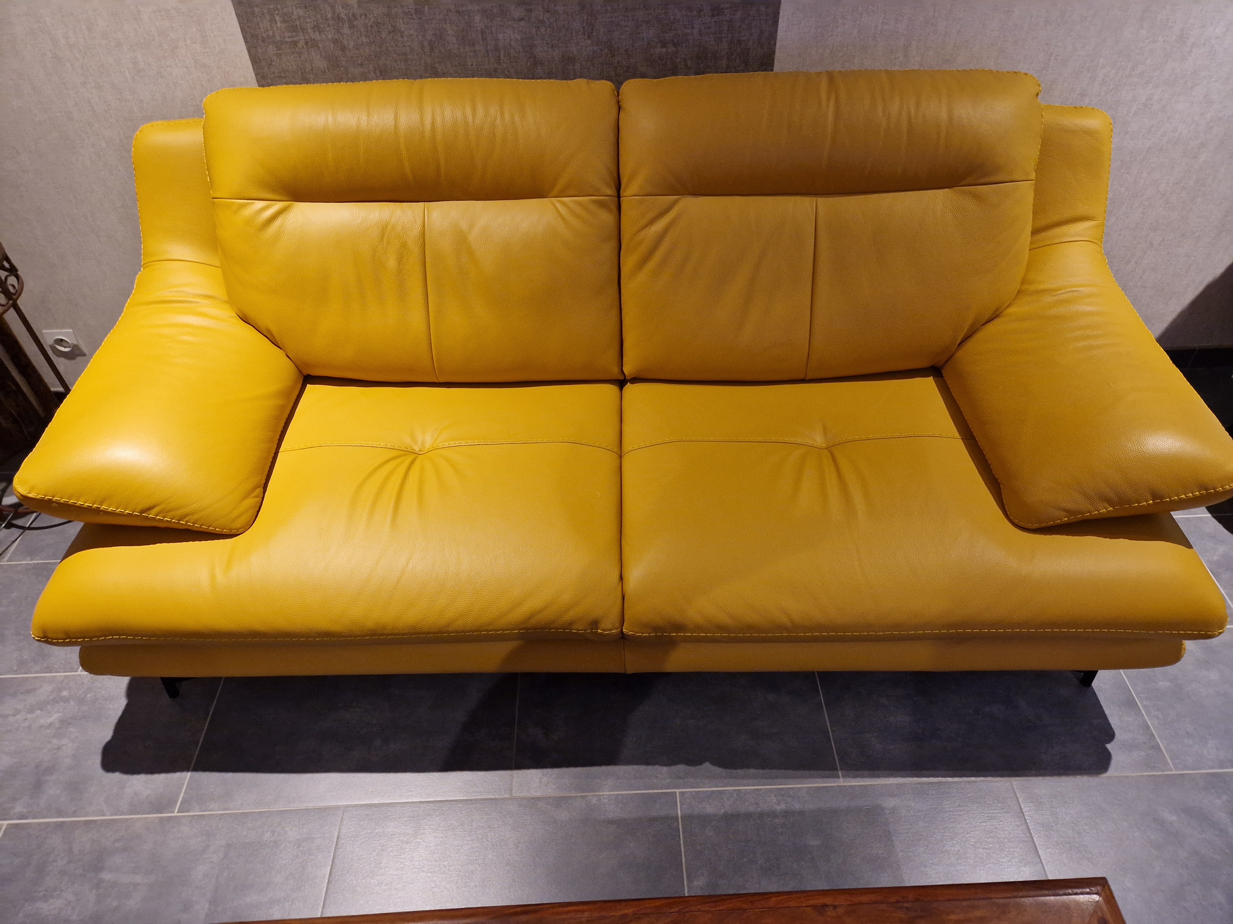 Bonjour 
canap� cuir 500 Dombasle-sur-Meurthe (54)