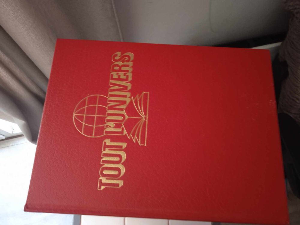 bonjour je cette collection neuf cause de d�c�s 200 Saint-Victor-en-Marche (23)