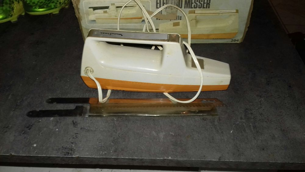 Bonjour couteau �lectrique fonction tr�s bien pas d envoie ni de compte PayPal etc ce � venir chercher sur place si sa int�resse n h�sit� pas � me contacter je prends que de esp�ce Merci 15 Paudy (36)