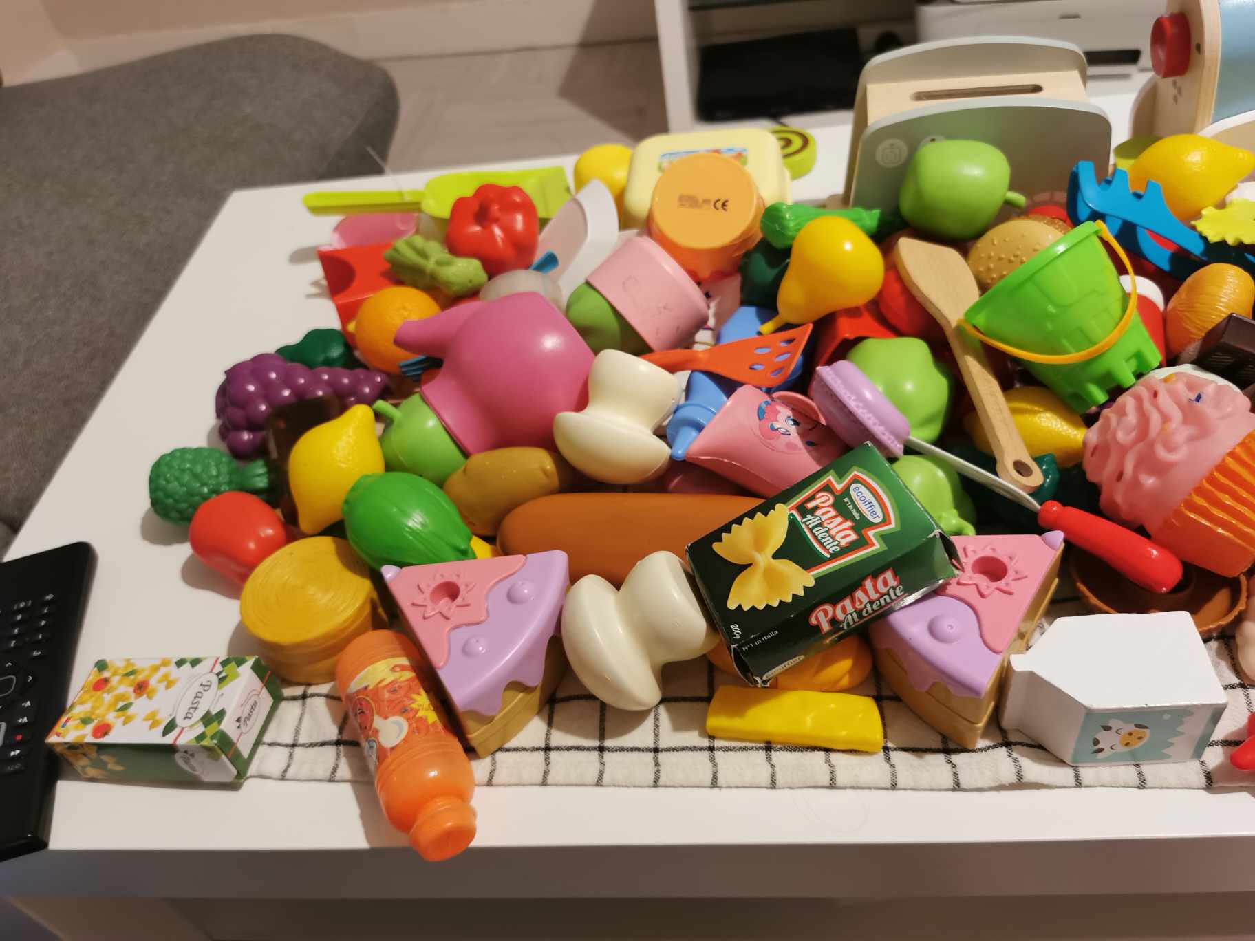 Bonjour cuisine en bois +sac de dinette et petit aspirateur 55 Saint-�tienne (42)