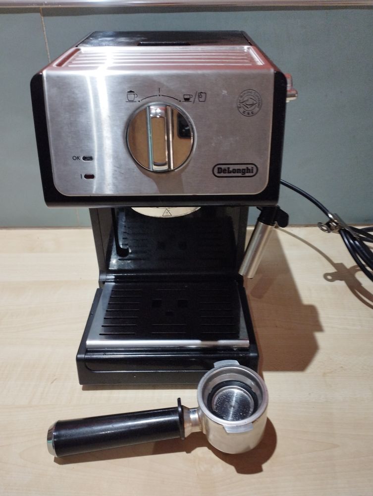 Bonjour, 
EXPRESSO DELONGHI PUMP MEDIUM
70 Monbahus (47)