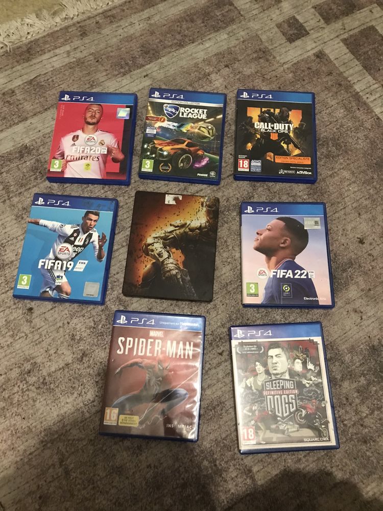 Bonjour je 8 jeux ps4 quasi neuf un jeux 10� les 8 80� 80 Strasbourg (67)