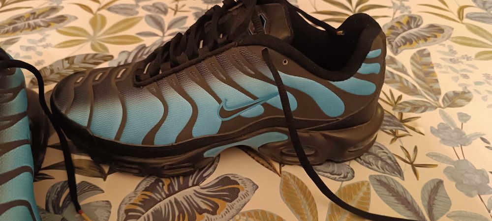 bonjour une paire de Nike tn neuve erreur de pointure 60 Chang� (72)