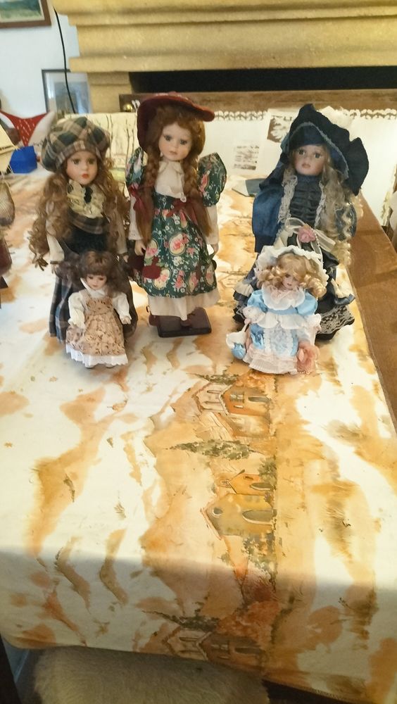 Bonjour poupees en porcelaine � l' unit� o� lot 120 Le Blanc (36)