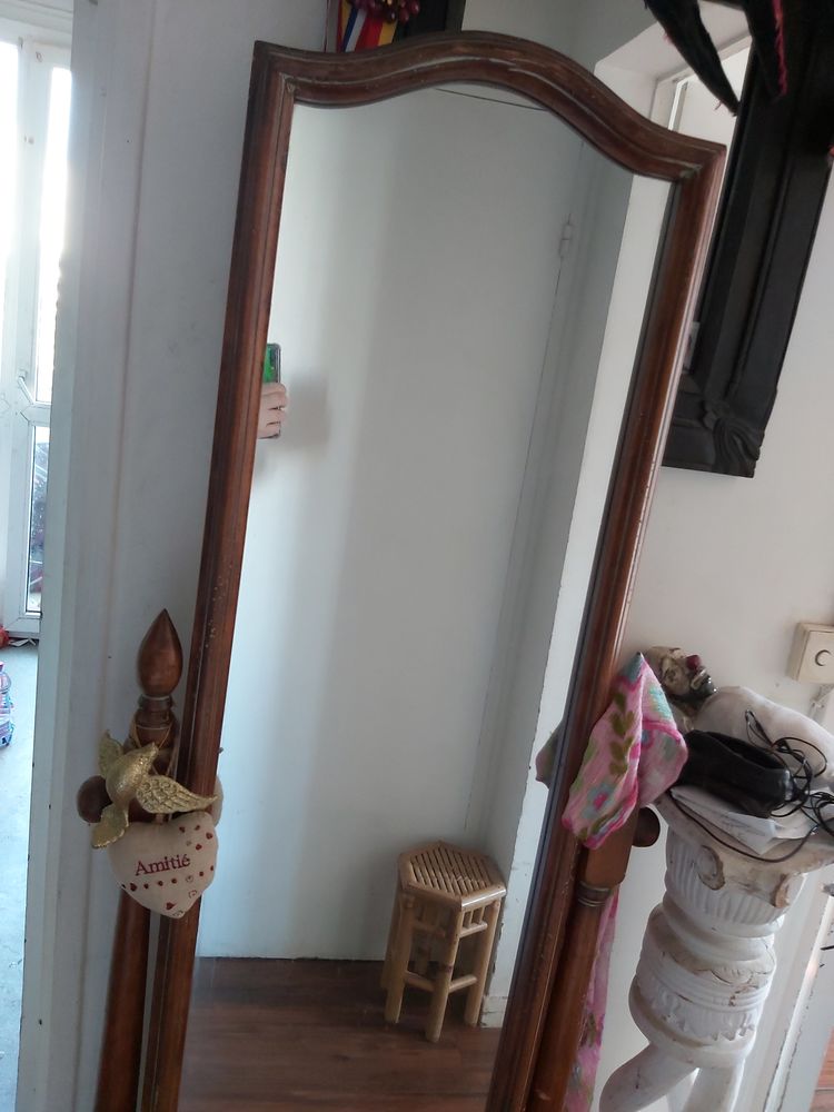 Bonjour je un psych� :miroir avec tiroir et un fauteuil 0 Cr�teil (94)