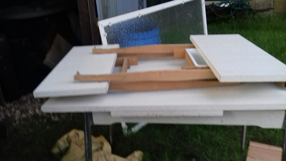 Bonjour je ma table avec les rallonge �tat correct as venir chercher � mon domicile pas de compte PayPal etc je prends que de esp�ce si sa int�resse n h�sit� pas � me contacter 40 Paudy (36)