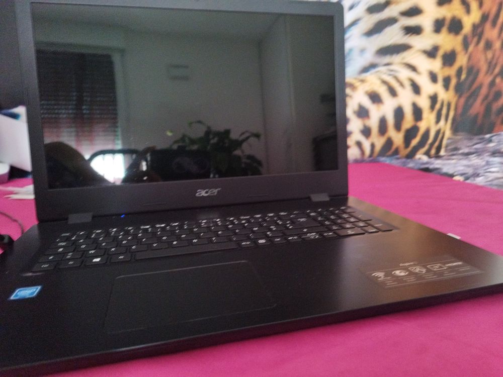 Bonjour se un t�l�phone et ordinateur aster. 350 Castanet-Tolosan (31)