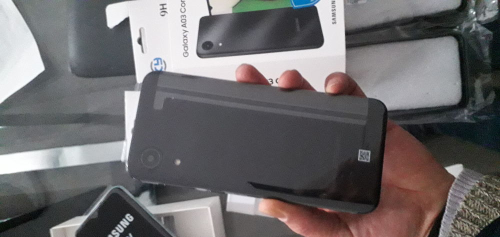 Bonjour
T�l�phone samsung A03 core neuf  
2 sim 
90 Paris 18 (75)