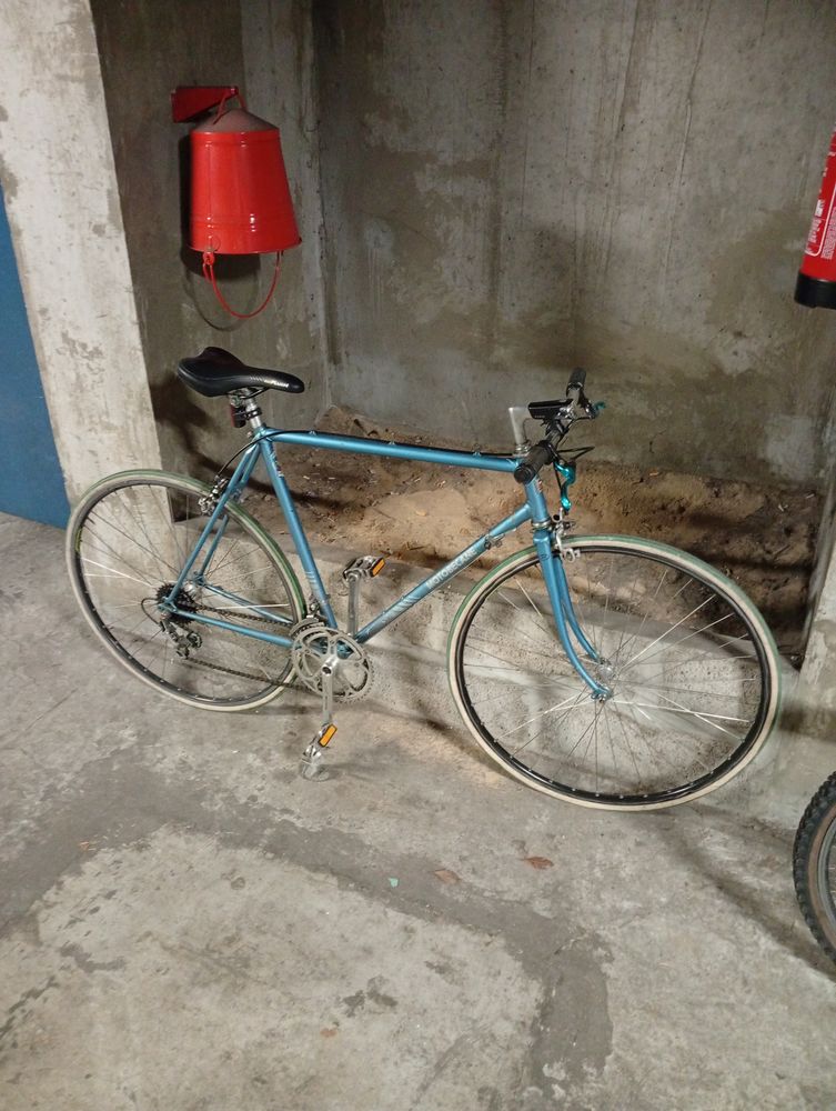 Bonjour,3 v�los , parfait �tat m�canique. 25 Lyon 6 (69)