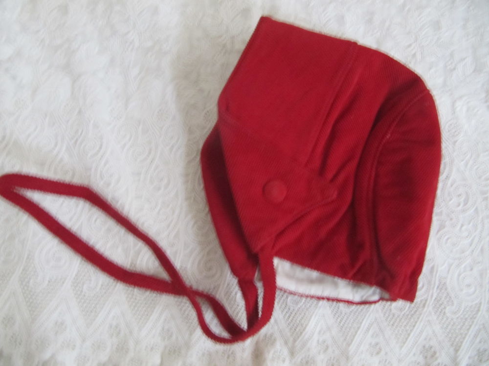 Bonnet ancien en velours rouge
10 Paris 4 (75)