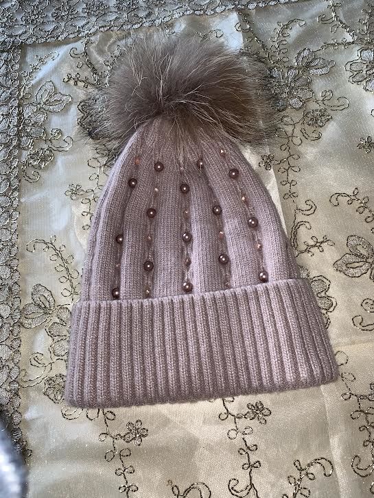 Bonnet avec pompons et perle
Taille unique�Neuf sans �tiquet 6 N�mes (30)