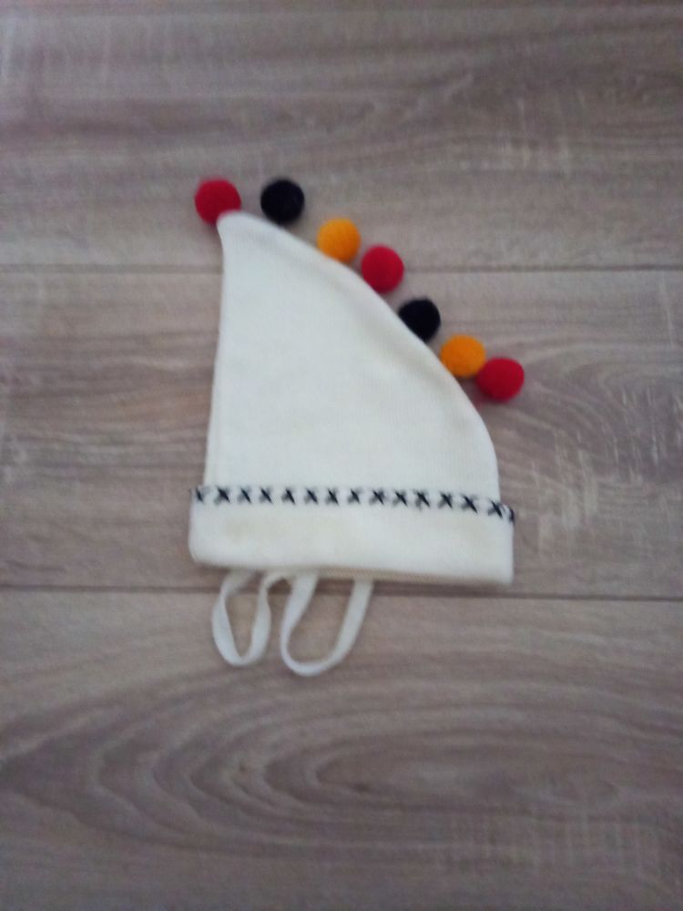 BONNET BEBE 1 AN AVEC POMPONS 2 Villiers (86)