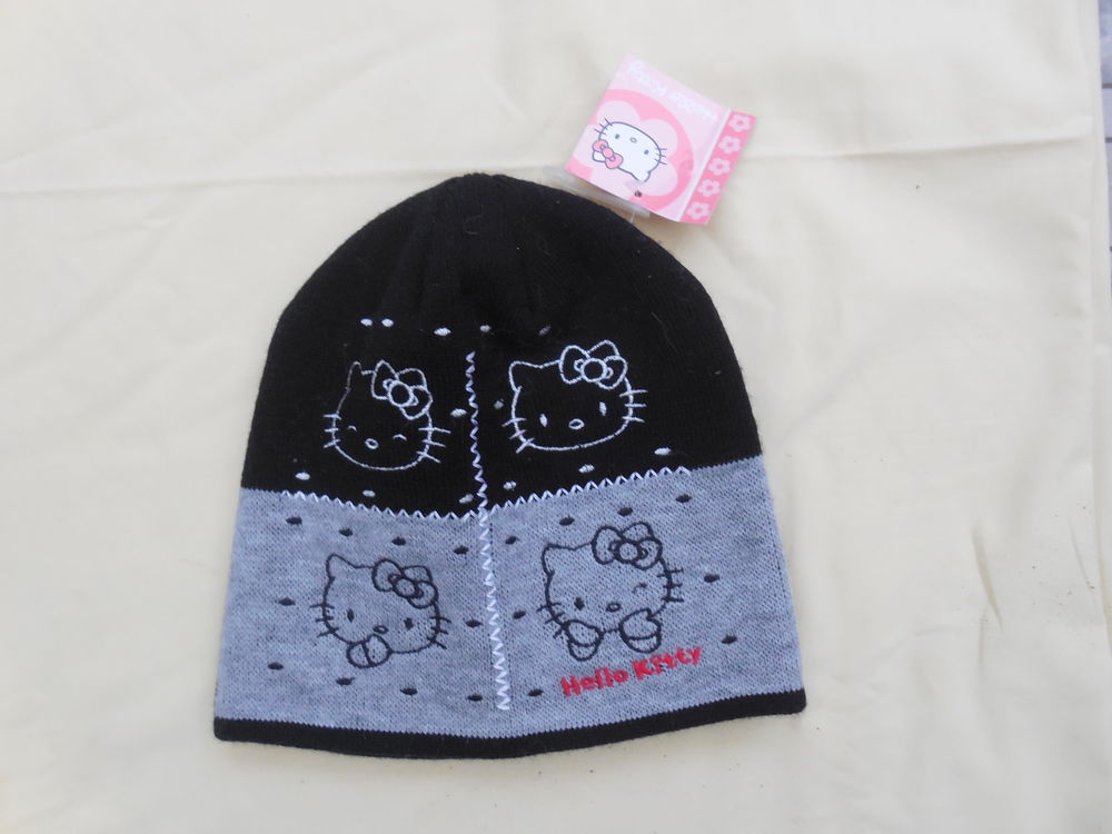 bonnet  hiver hello kitty  54 cm 6 Le Pave De Pontault (77)