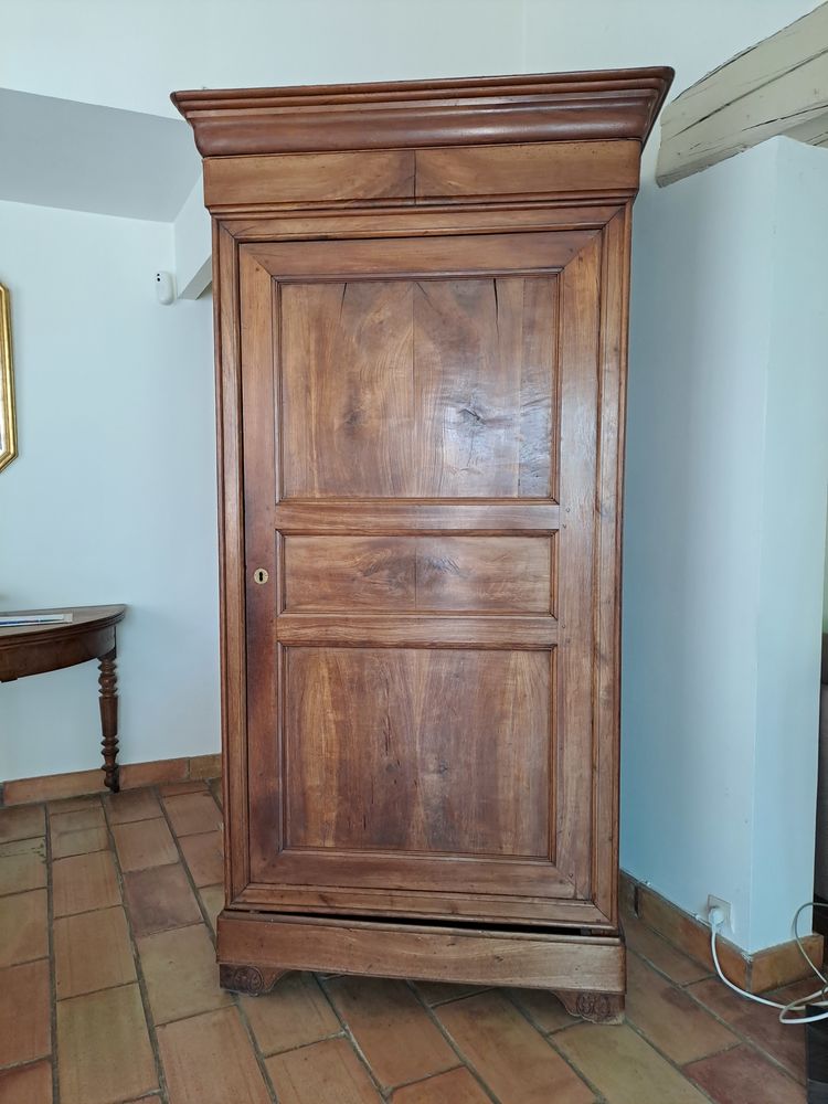  Bonneti�re ancienne en noyer avec �tag�res 250 Ch�teauneuf-le-Rouge (13)