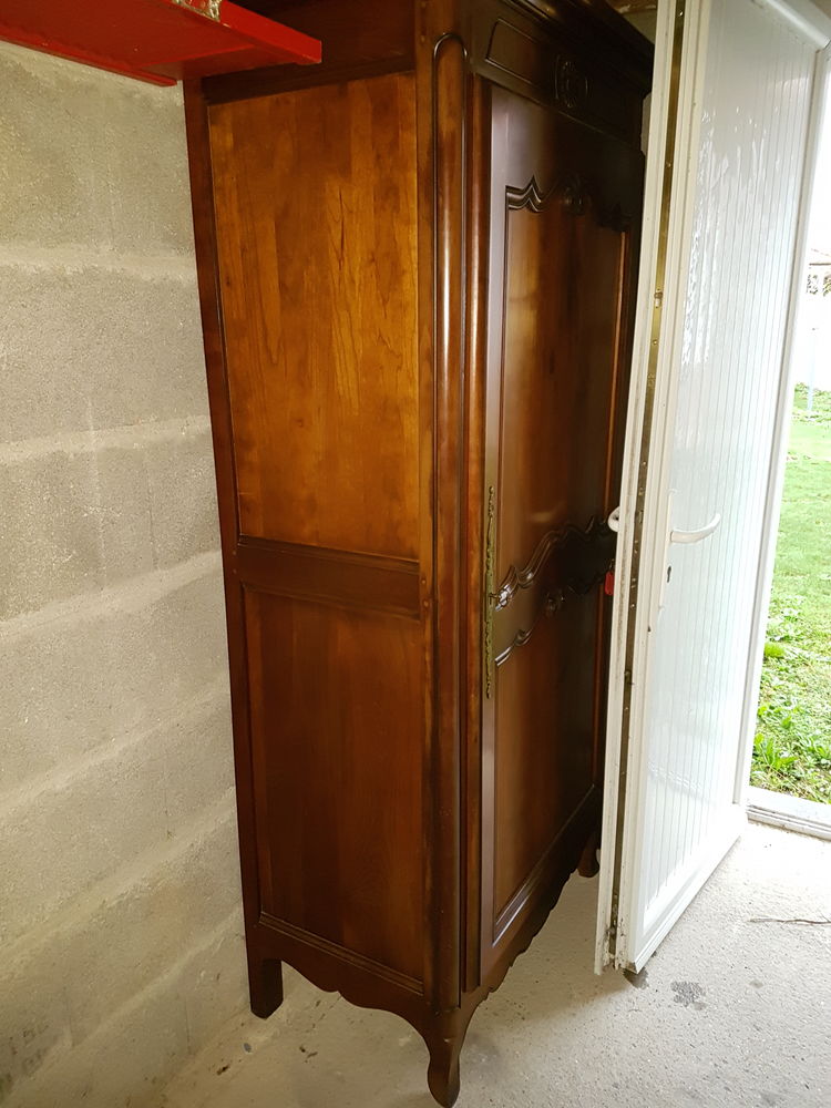 bonneti�re en merisier 210 Chavagnes-en-Paillers (85)