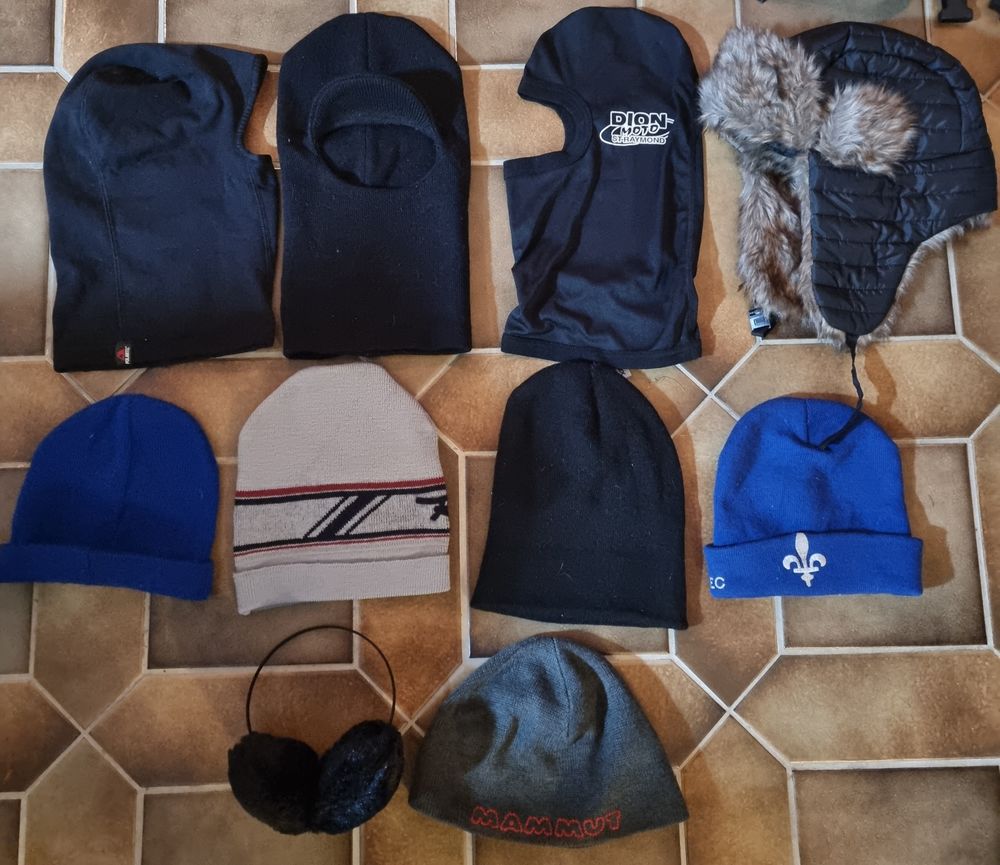 Lot de 10 Bonnets, cagoules, chapka et cache-oreilles 6 Vulbens (74)