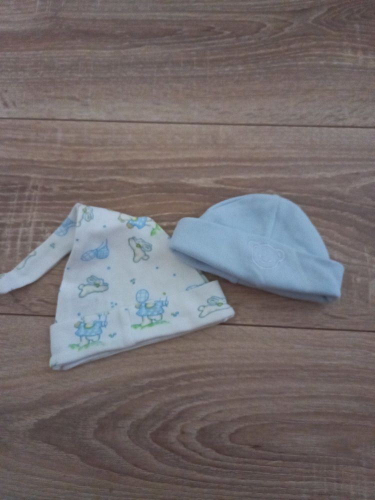 Lot de 2 bonnets de naissance bleu 1 Villiers (86)