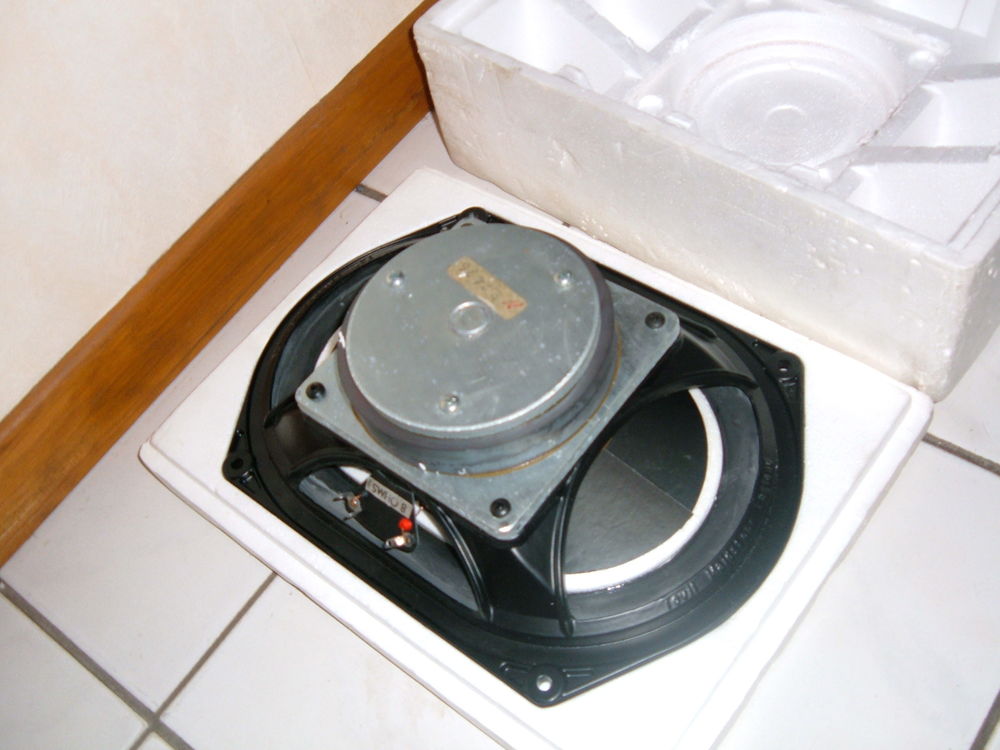 KEF  (boomer) & polyplanar  & FOSTEX 79 Marckolsheim (67)