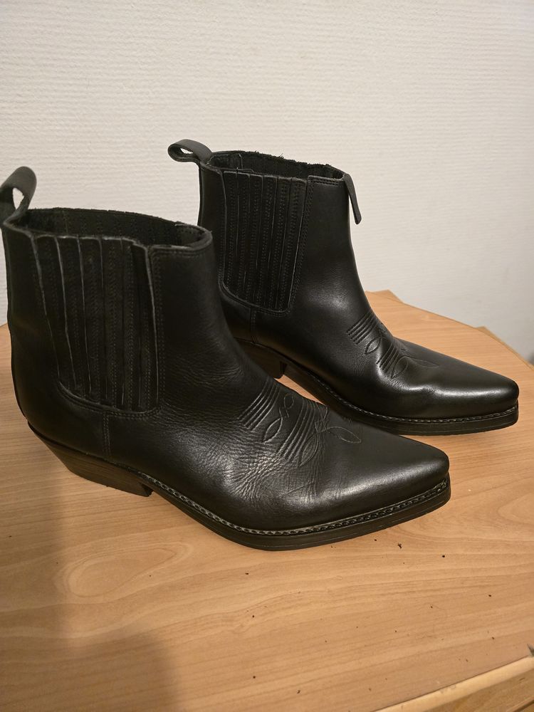 Boot chaussure 150 Oloron-Sainte-Marie (64)