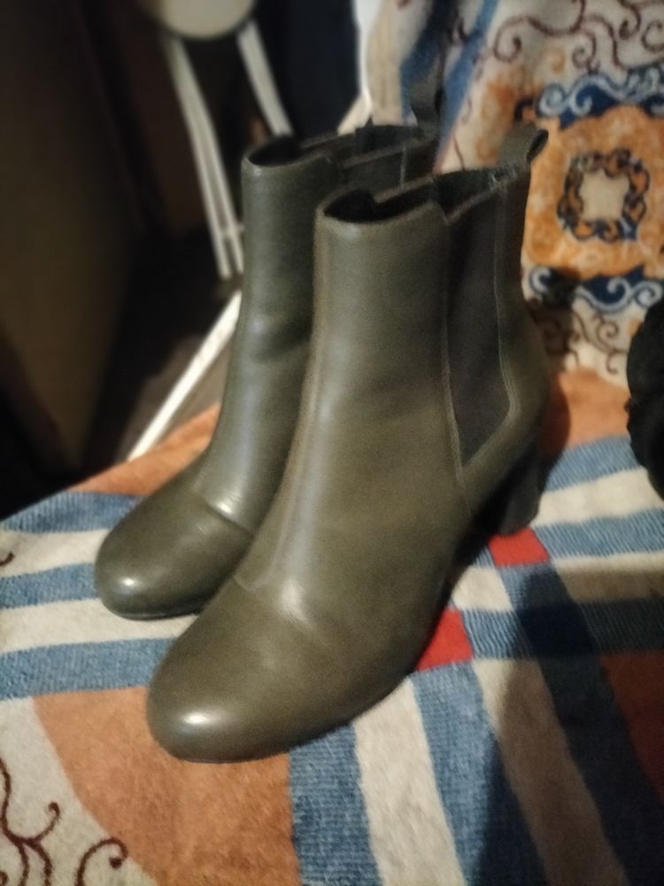 Boots cuir Camper kaki pointure 37 tr�s bon �tat 28 Cachan (94)