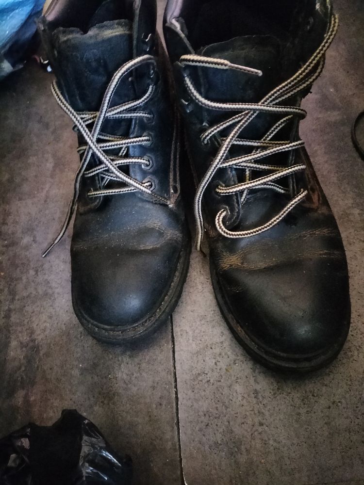 Boots a lacets cuir trappeur pointure 42 bon �tat 10 Cachan (94)