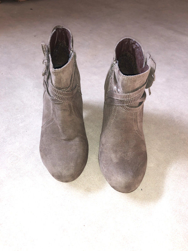 Boots Lady Glam P40 en tbe � 15 euros
15 Montr�al (32)