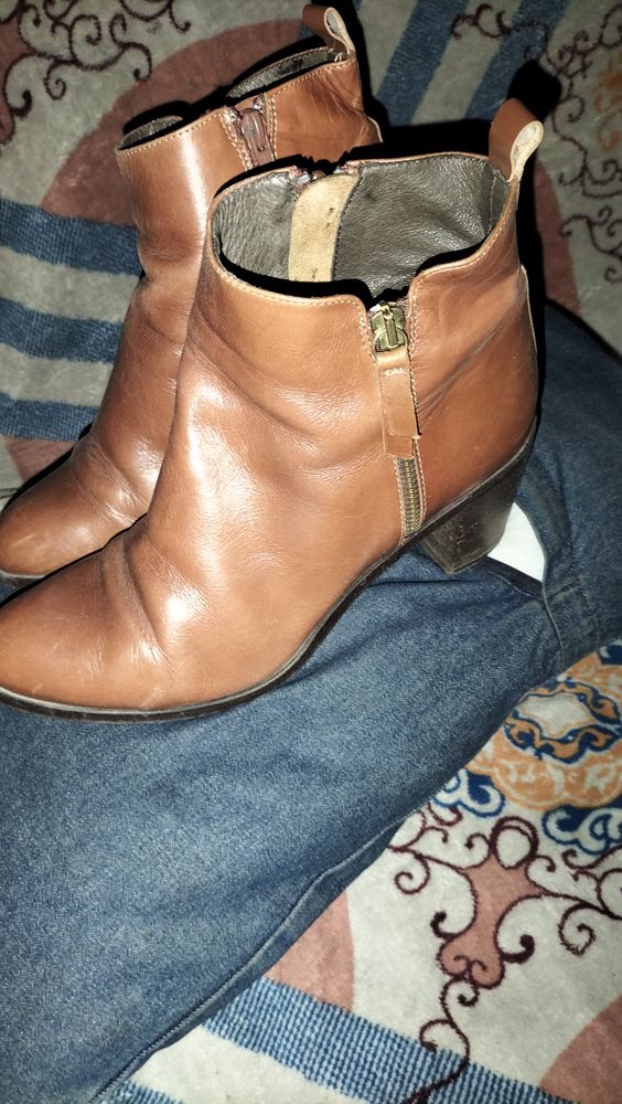 Boots zipp�e cuir Minelli pointure 39 tr�s bon �tat 22 Cachan (94)