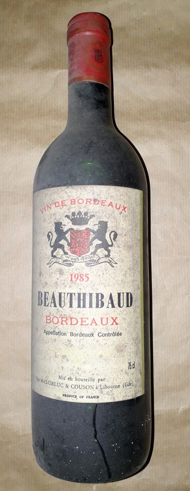  VIN DE  BORDEAUX VIDE CAVE 1900 Milly (50)
