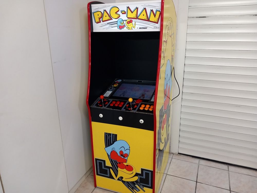 borne arcade de caf� type pacman 750 St Cyr En Retz (44)